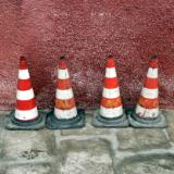 Red and white cones 443
