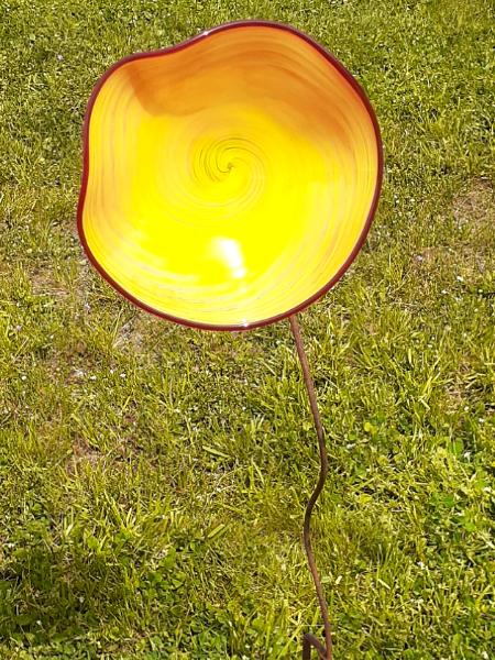 #05082505 Garden Flower 33'' HX9''WX8''D $90.00
