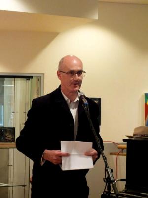 Paul Northam of VAC Gallery, Bendigo giving the opening address Paul Northam of VAC Gallery, Bendigo giving the opening address
