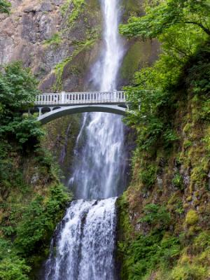 Bridge over Multnomah Falls Bridge over Multnomah Falls