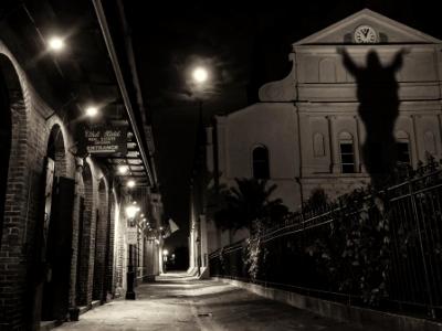 Pere Antoine Alley Full Moon Pere Antoine Alley Full Moon