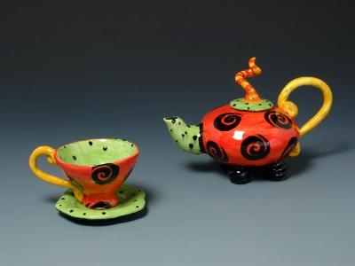 Wide Red Swirl Teapot Wide Red Swirl Teapot