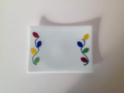 White tray with Christmas bulbs deco White tray with Christmas bulbs deco