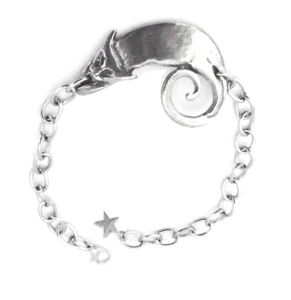 Cat bracelet artisan orignal pewter cat bracelet form an original design
