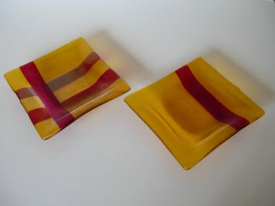 Irid red and yellow plates