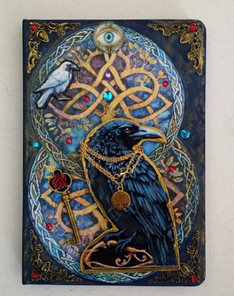 A Crow and the secret door Journal