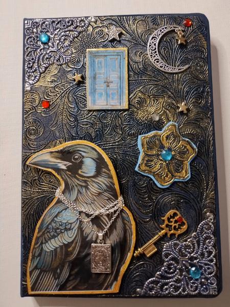 A Crow and the secret door Journal