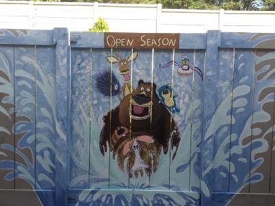 Bear & freinds fence mural