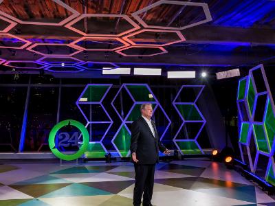 Al Gore hosts 24 Hours of Reality Al Gore hosts 24 Hours of Reality