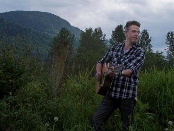Country Singer/Song writer Gavin Stuart 