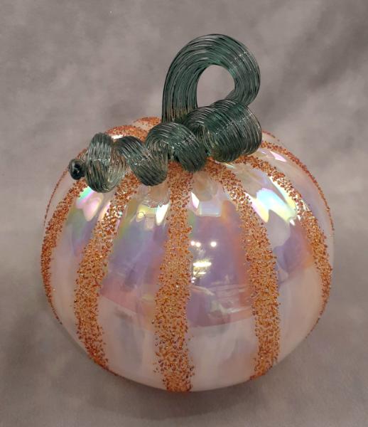 #09162547 Lg Pumpkin 5'' to 6'' Iridised $65.00