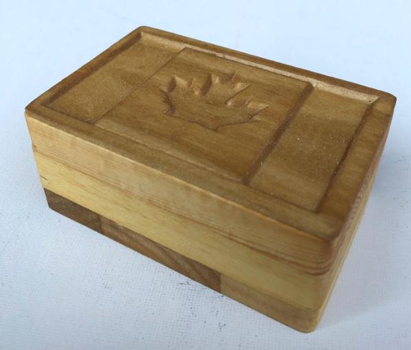 Maple leaf Box