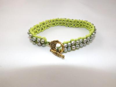 B-25 lime green freshwater pearl bracelet