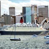 Final Visit of QE2 to Sydney