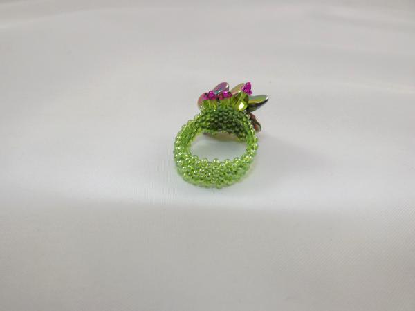 R-3 Apple Green Beaded Ring w/Pink AB Teardrop Beads