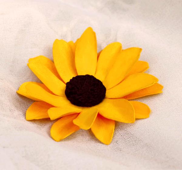 Black-Eyed Susan Pin