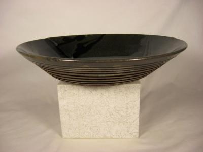 120424.M Shallow Green/Black Bowl with Carved Ridges Outside