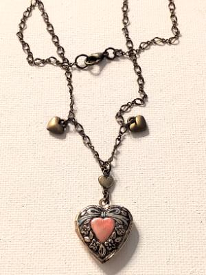 Vintage look small heart locket