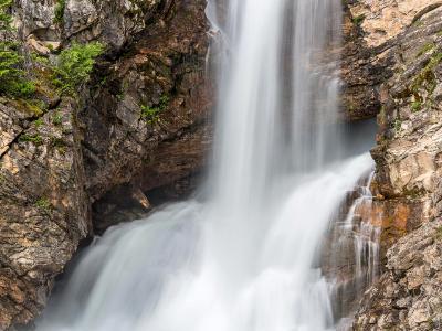 Silky Running Eagle Falls and Cavern Silky Running Eagle Falls and Cavern
