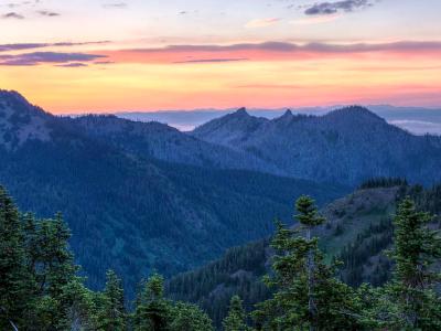 Hurricane Ridge Sunset Panorama (Click for full width) Hurricane Ridge Sunset Panorama (Click for full width)