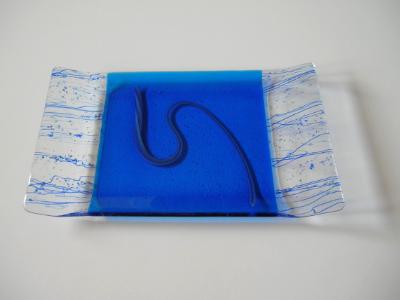 Blue/clear tray with deco ends Blue/clear tray with deco ends