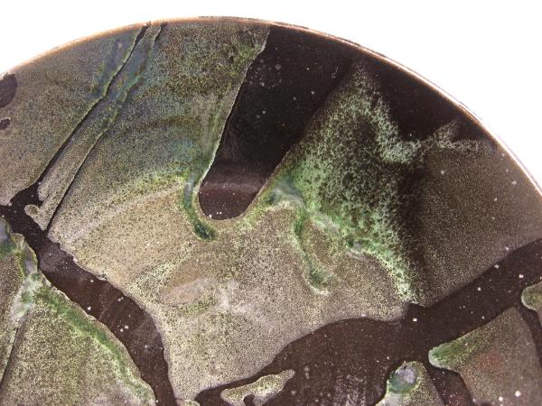 120424.M Shallow Green/Black Bowl with Carved Ridges Outside