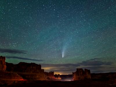 Neowise Comet and Courhouse Towers Neowise Comet and Courhouse Towers