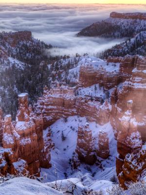 Low Lying Clouds in Bryce Canyon Low Lying Clouds in Bryce Canyon