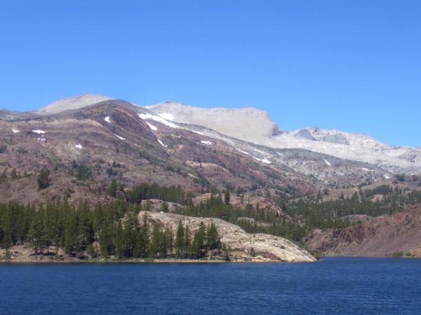 the summer mountains at Yosemite 