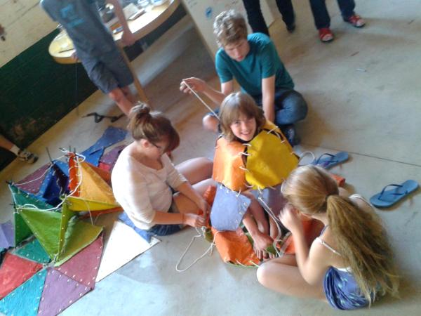 Assembling a Human Icosahedron