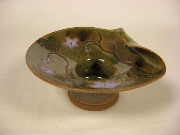 120630.CD Flower Vase with Wave Design and Purple Blossoms