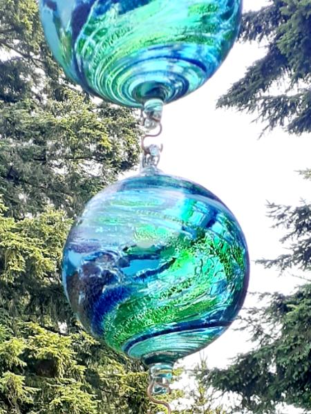 #07042509 Four Hanging Ball Sculpture Lg-6.75'' Med-6'' Sm-4.75'' Xsm-3.5'' 32'' Long $250.00