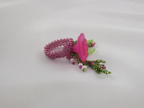 R-4 Pink Beaded Ring w/Bright Pink Flower