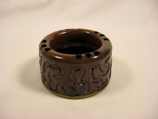 110815.R Carved Pansy Vase
