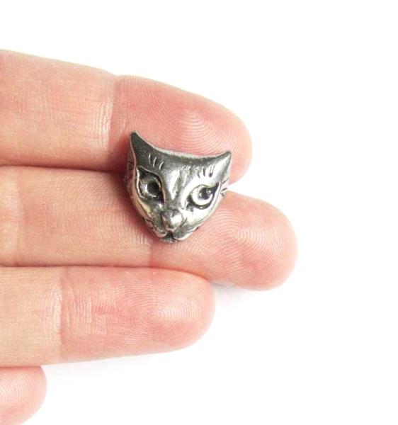 Cat face pin Cat pewter brooch