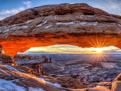 Mesa Arch Winter Sunrise Panorama (Click for full width) Mesa Arch Winter Sunrise Panorama (Click for full width)
