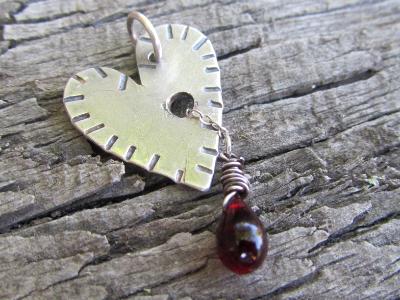 *SOLD OUT* Sterling silver heart shaped pendant ruby red garnet czech glass - Bleeding heart *SOLD OUT* Sterling silver heart shaped pendant ruby red garnet czech glass - Bleeding heart