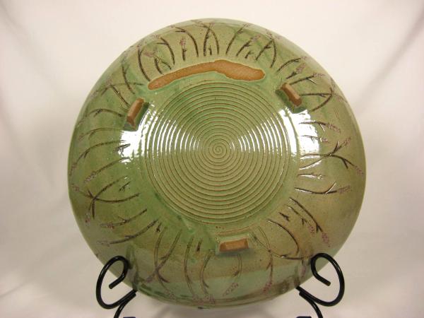 110726.A Shallow Tri-Foot Serving Bowl