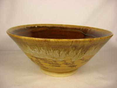 110921.P Large Bowl with Ribbed Exterior