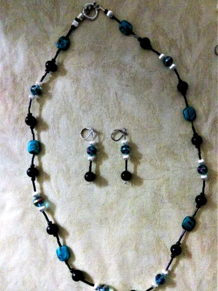 black and turqoise glass beaded set