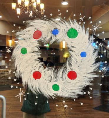 White fluffy wreath White fluffy wreath
