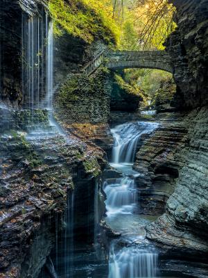 Rainbow Bridge and Falls in Autumn Rainbow Bridge and Falls in Autumn