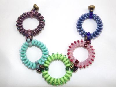 B-165 Five Ring Beaded Bracelet