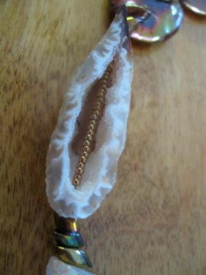 14-017 - Copper coin pearls, agate slices and glass beads