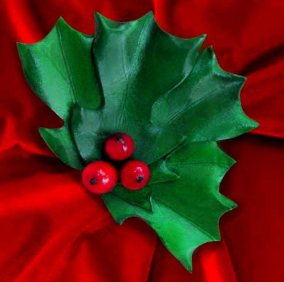 Holly and Berry Pin Holly and Berry Pin