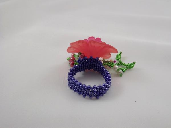 R-14 Periwinkle Beaded Ring w/Coral & Pink Flower