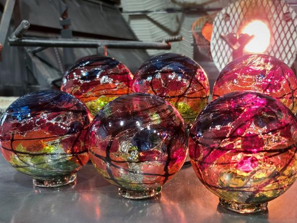 Tiffany Window Float Design Med 6'' 2025 $80