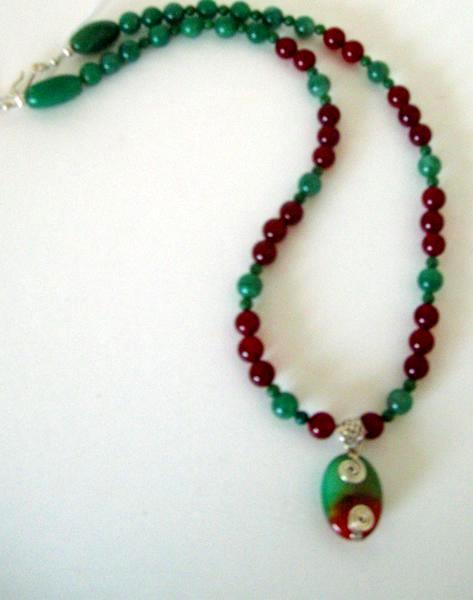 Green Jade and Carnelian Necklace with Agate Pendant