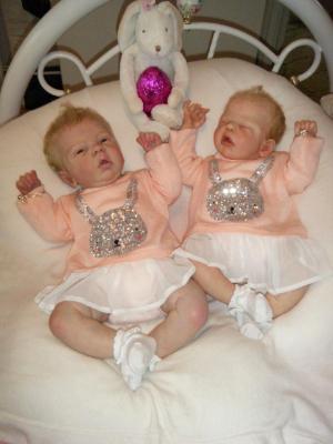 Show entry ~ Elyse and Ava (S.R)