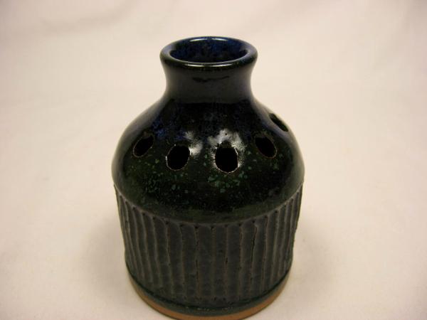 110815.S Fluted Pansy Vase - Jar Style